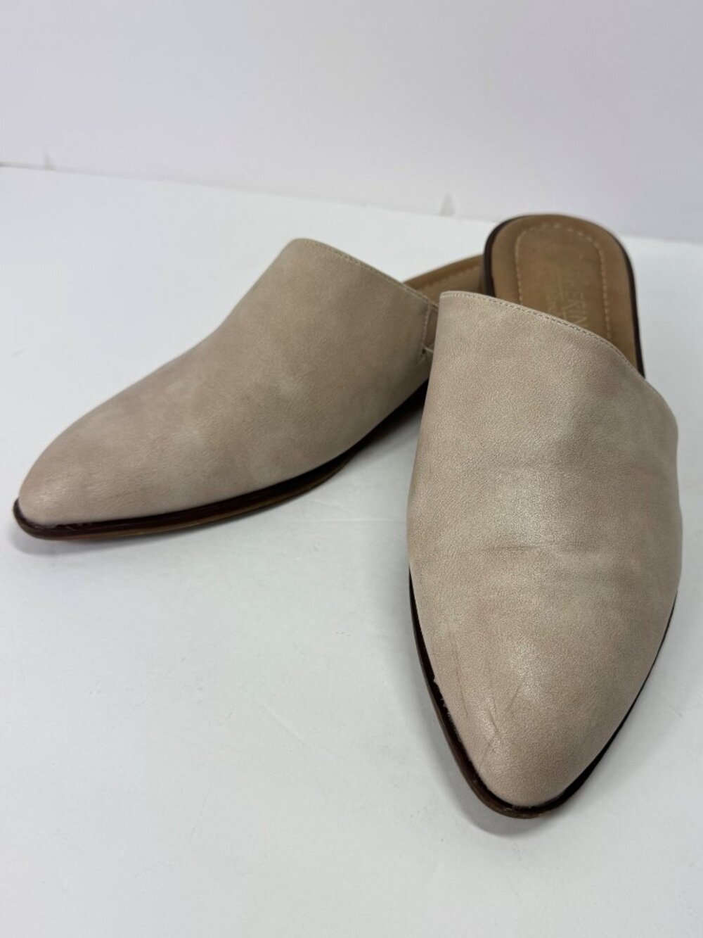 Catherine Malandrino Danielle Mules Size 8 Beige Flats Almond Toe Slip On